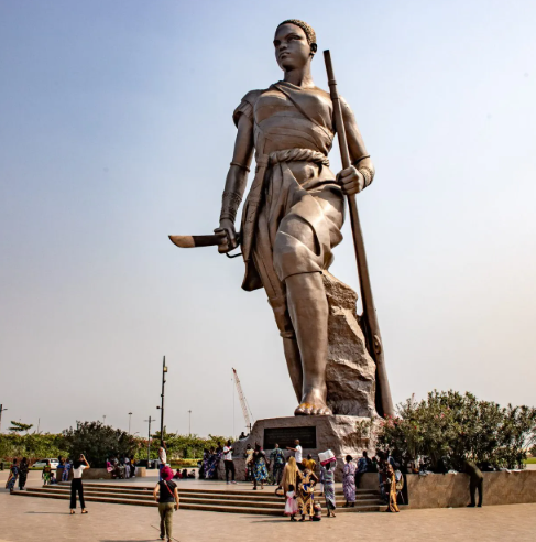 Statue de l’Amazone, Cotonou, Bénin