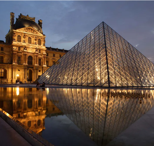 Pyramide du Louvre, Paris — illustration de la destination France